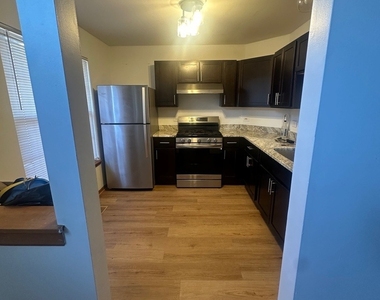 1942 Heron Avenue - Photo Thumbnail 4