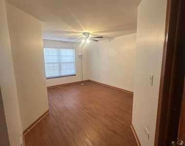1942 Heron Avenue - Photo Thumbnail 7