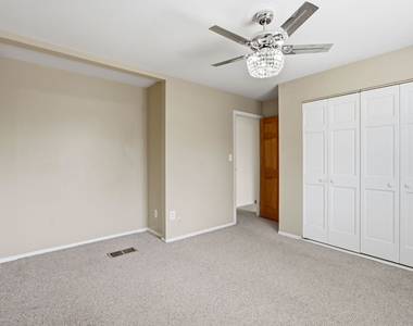 409 Kensington Drive - Photo Thumbnail 13