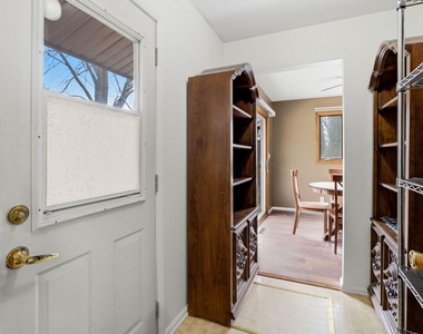 409 Kensington Drive - Photo Thumbnail 12