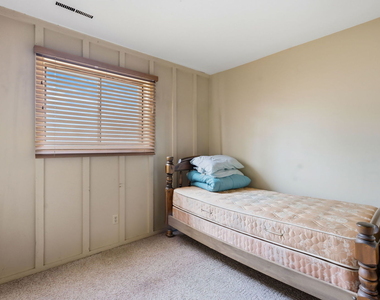 409 Kensington Drive - Photo Thumbnail 16