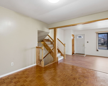 409 Kensington Drive - Photo Thumbnail 6