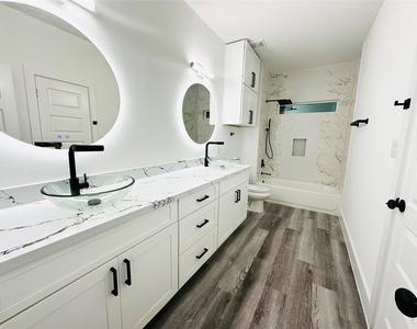 610 E 41st Street - Photo Thumbnail 13