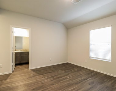 2348 Blue Opal Lane - Photo Thumbnail 11