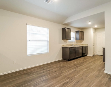 2348 Blue Opal Lane - Photo Thumbnail 4