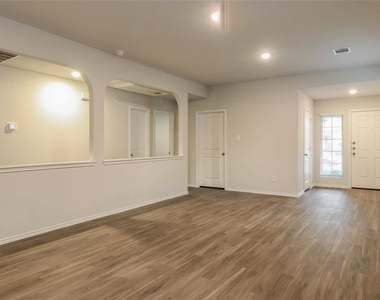 2348 Blue Opal Lane - Photo Thumbnail 5
