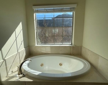 9103 Creekstone Lake Drive - Photo Thumbnail 24
