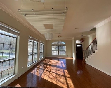 9103 Creekstone Lake Drive - Photo Thumbnail 10