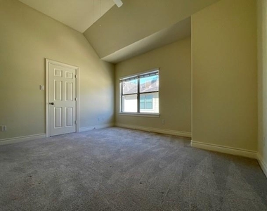 9103 Creekstone Lake Drive - Photo Thumbnail 32