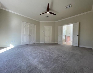 9103 Creekstone Lake Drive - Photo Thumbnail 18