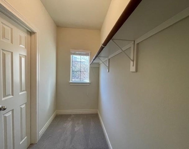 9103 Creekstone Lake Drive - Photo Thumbnail 30