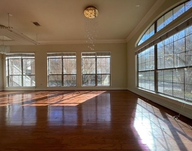 9103 Creekstone Lake Drive - Photo Thumbnail 5
