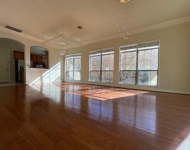 9103 Creekstone Lake Drive - Photo Thumbnail 8