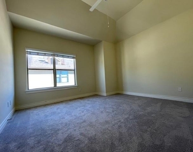 9103 Creekstone Lake Drive - Photo Thumbnail 33