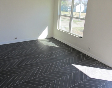 1213 Trimm Avenue - Photo Thumbnail 2