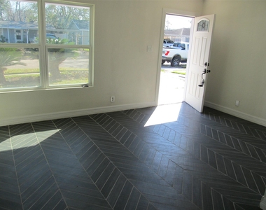 1213 Trimm Avenue - Photo Thumbnail 1
