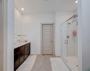 29526 Wilkerson Lane - Photo Thumbnail 9