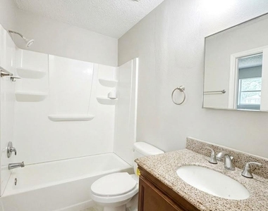 9302 Golden Sunshine Drive - Photo Thumbnail 7