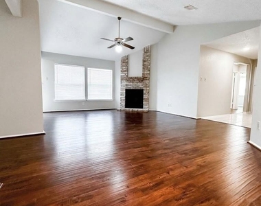 9302 Golden Sunshine Drive - Photo Thumbnail 2