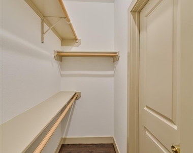 2422 Navigation Boulevard - Photo Thumbnail 23