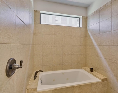 2422 Navigation Boulevard - Photo Thumbnail 22