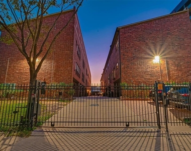 2422 Navigation Boulevard - Photo Thumbnail 28