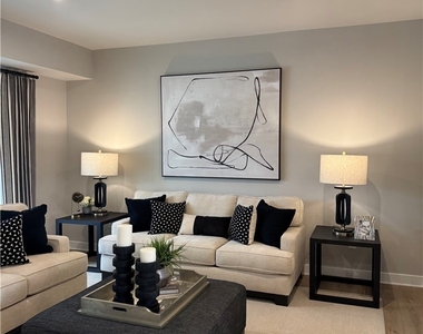 8001 Lake Laurel Ln - Photo Thumbnail 8