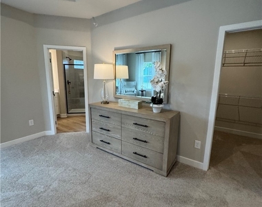 8001 Lake Laurel Ln - Photo Thumbnail 23