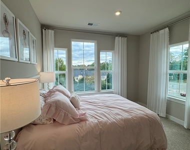 8001 Lake Laurel Ln - Photo Thumbnail 32