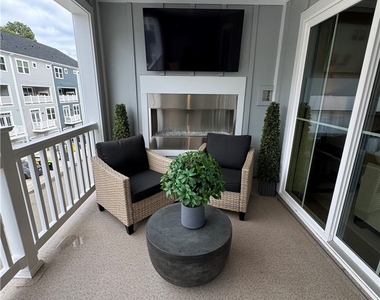 8001 Lake Laurel Ln - Photo Thumbnail 15