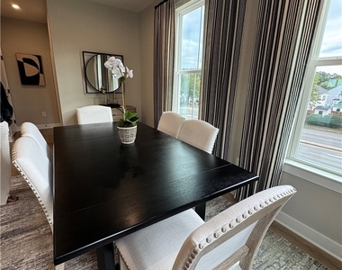 8001 Lake Laurel Ln - Photo Thumbnail 2