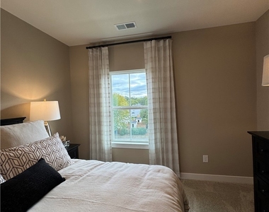 8001 Lake Laurel Ln - Photo Thumbnail 30