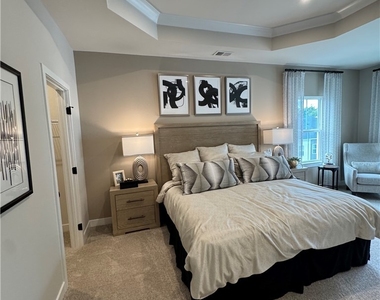 8001 Lake Laurel Ln - Photo Thumbnail 22