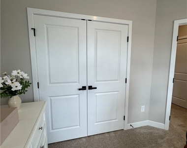 8001 Lake Laurel Ln - Photo Thumbnail 35