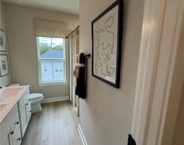 8001 Lake Laurel Ln - Photo Thumbnail 18