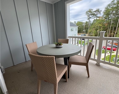8001 Lake Laurel Ln - Photo Thumbnail 14