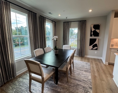 8001 Lake Laurel Ln - Photo Thumbnail 1