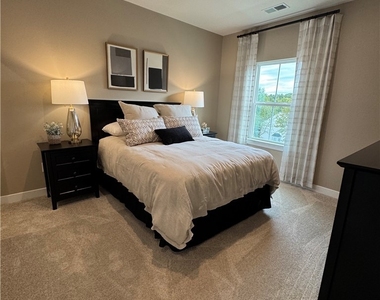 8001 Lake Laurel Ln - Photo Thumbnail 29