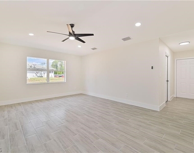 4735 28th Street Sw - Photo Thumbnail 2