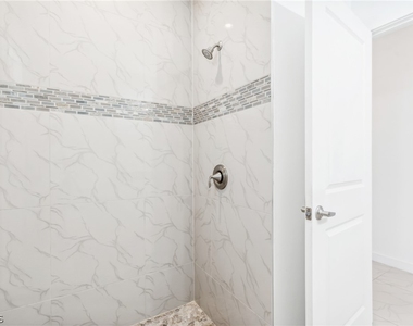 2725 Sw Embers Terrace - Photo Thumbnail 21