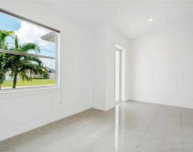2725 Sw Embers Terrace - Photo Thumbnail 4