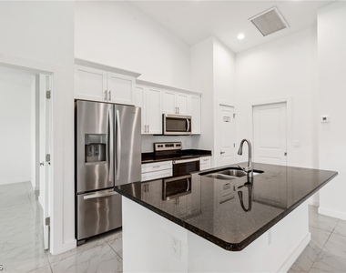 2725 Sw Embers Terrace - Photo Thumbnail 10