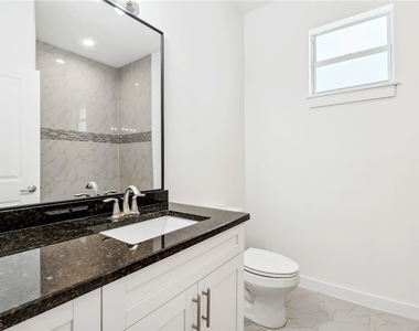 2725 Sw Embers Terrace - Photo Thumbnail 13