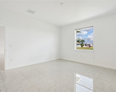 2725 Sw Embers Terrace - Photo Thumbnail 19
