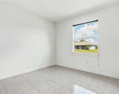 2725 Sw Embers Terrace - Photo Thumbnail 18