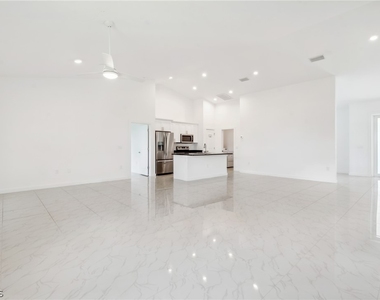 2725 Sw Embers Terrace - Photo Thumbnail 6
