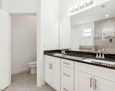 2725 Sw Embers Terrace - Photo Thumbnail 17