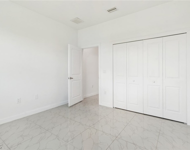 2725 Sw Embers Terrace - Photo Thumbnail 14