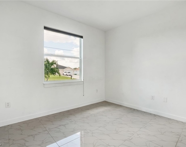 2725 Sw Embers Terrace - Photo Thumbnail 12