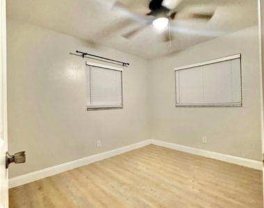 5635 5th Avenue - Photo Thumbnail 8